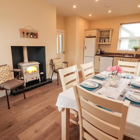 Meadow View Villa Енис Екстериор снимка