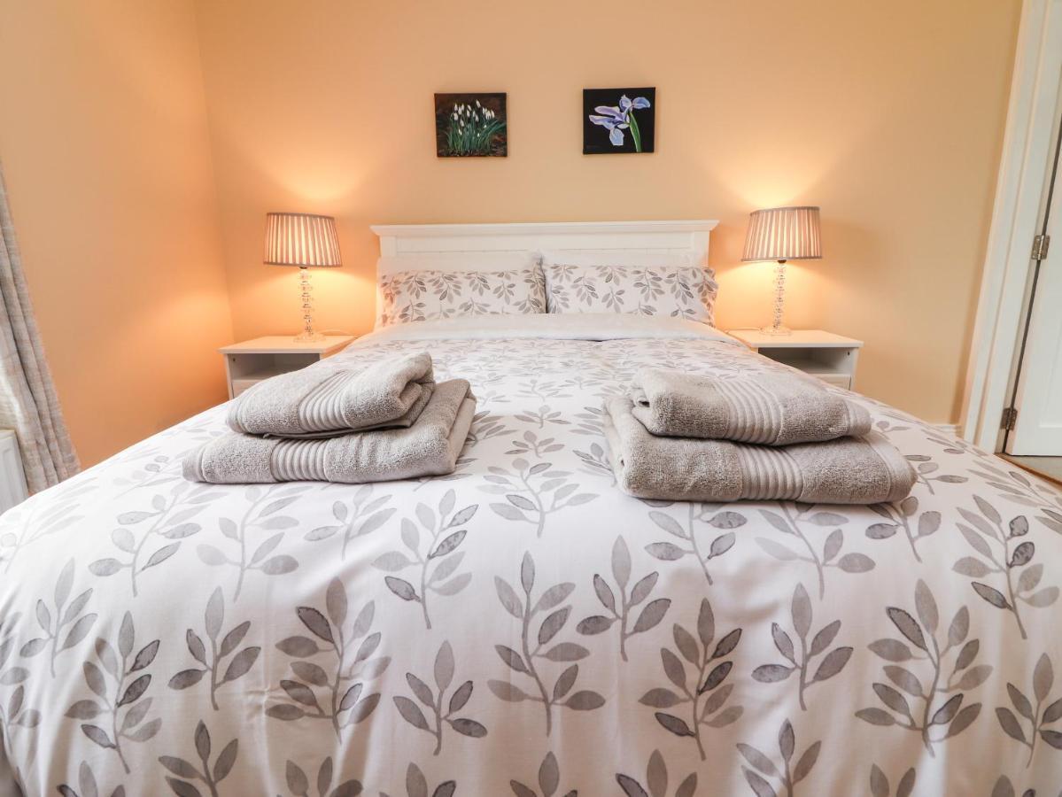 Meadow View Villa Енис Екстериор снимка