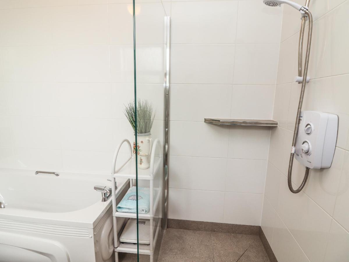 Meadow View Villa Енис Екстериор снимка