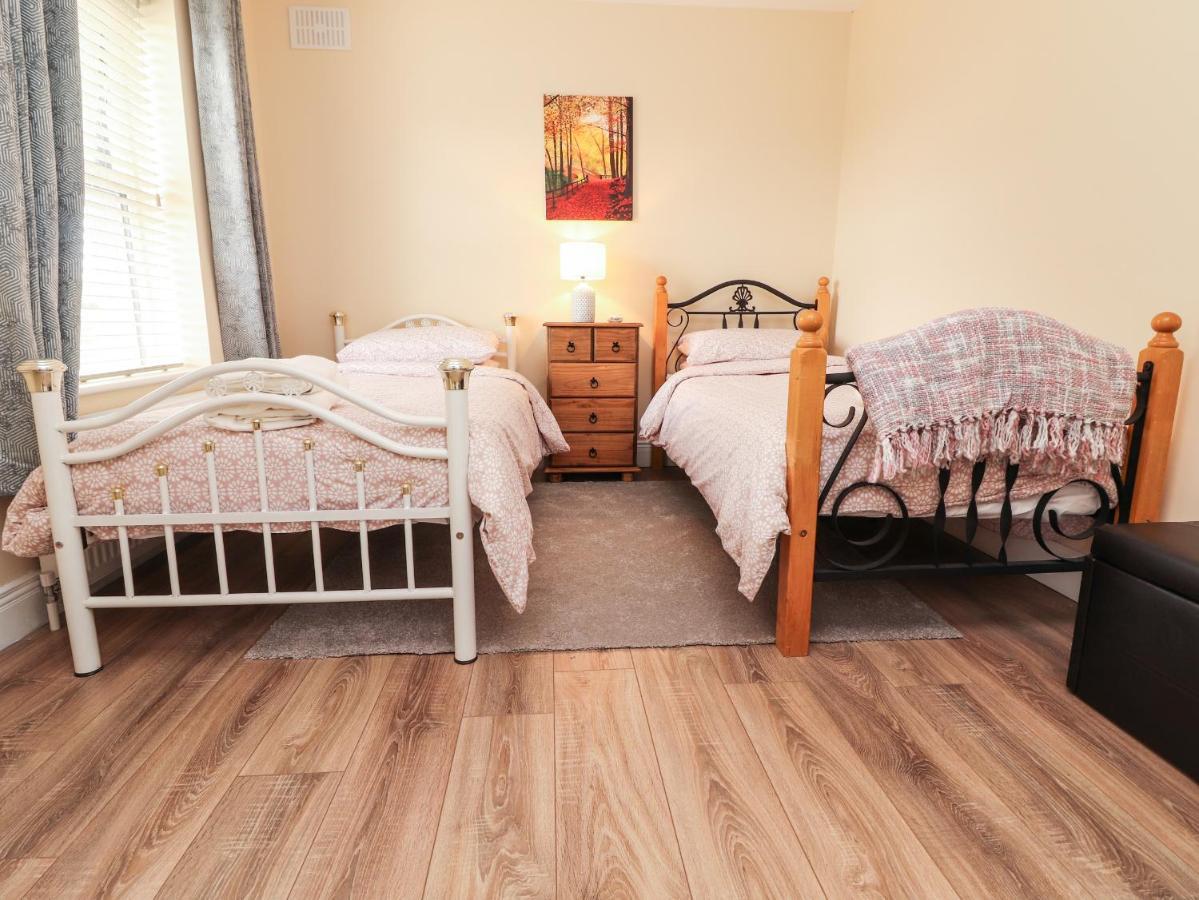 Meadow View Villa Енис Екстериор снимка